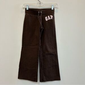 Brown Gap sweatpants. Size 6-7.